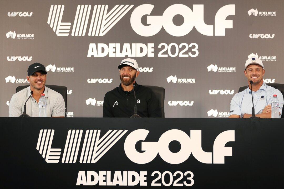 Johnson Dechambeau Share Lead At Liv Golf Las Vegas With Rahm 2 Strokes Back With Day Left Johnson Dechambeau Share Lead At Liv Golf Las Vegas With Rahm 2 Strokes Back With Day Left